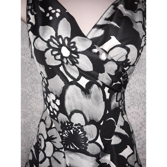 Moschino Abstract Floral Black, Gray, White Dress 6 - Picture 2 of 8